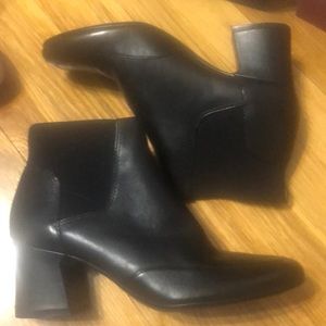 Naturalizer Danica Black Leather Bootie